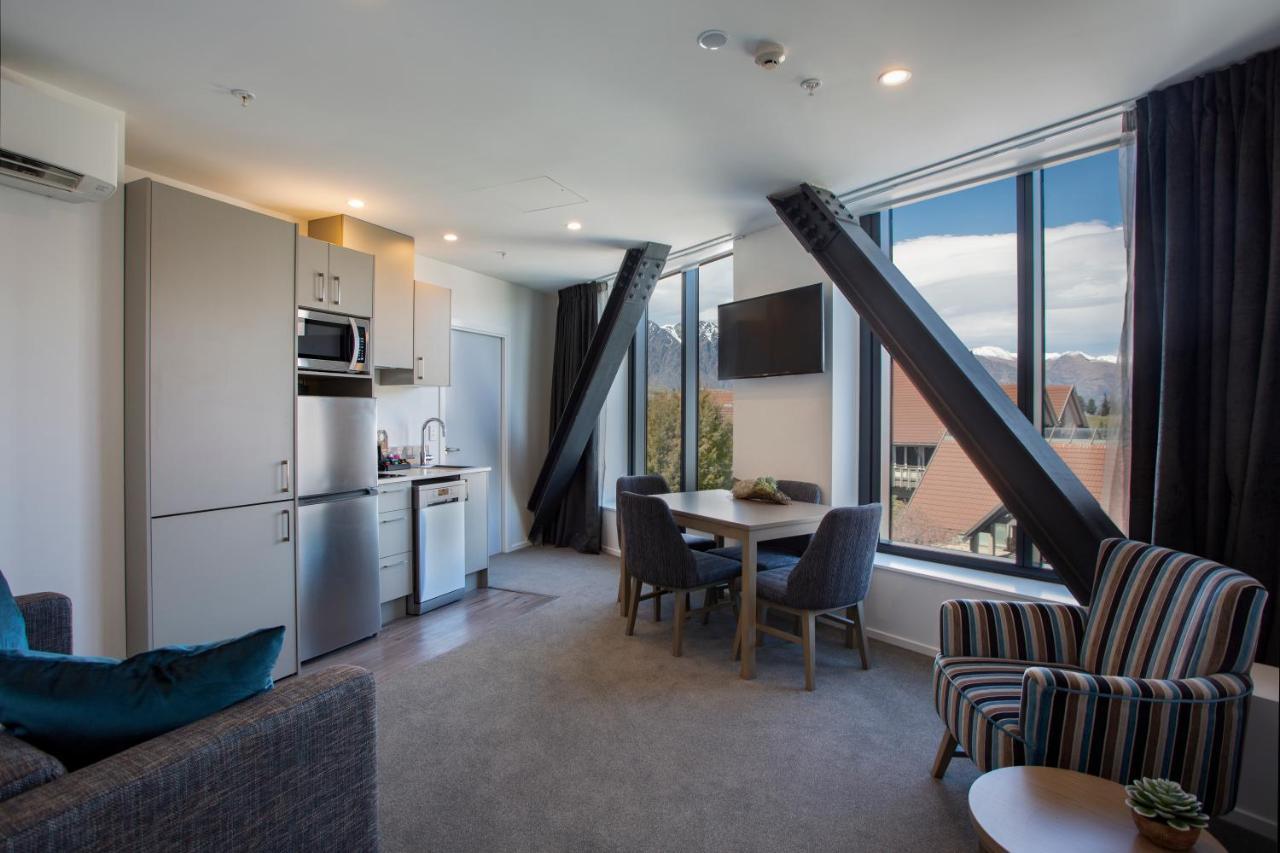 Ramada By Wyndham Queenstown Central Екстериор снимка