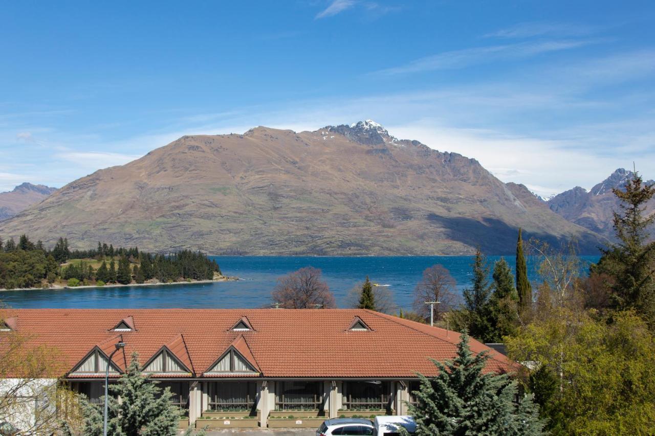 Ramada By Wyndham Queenstown Central Екстериор снимка