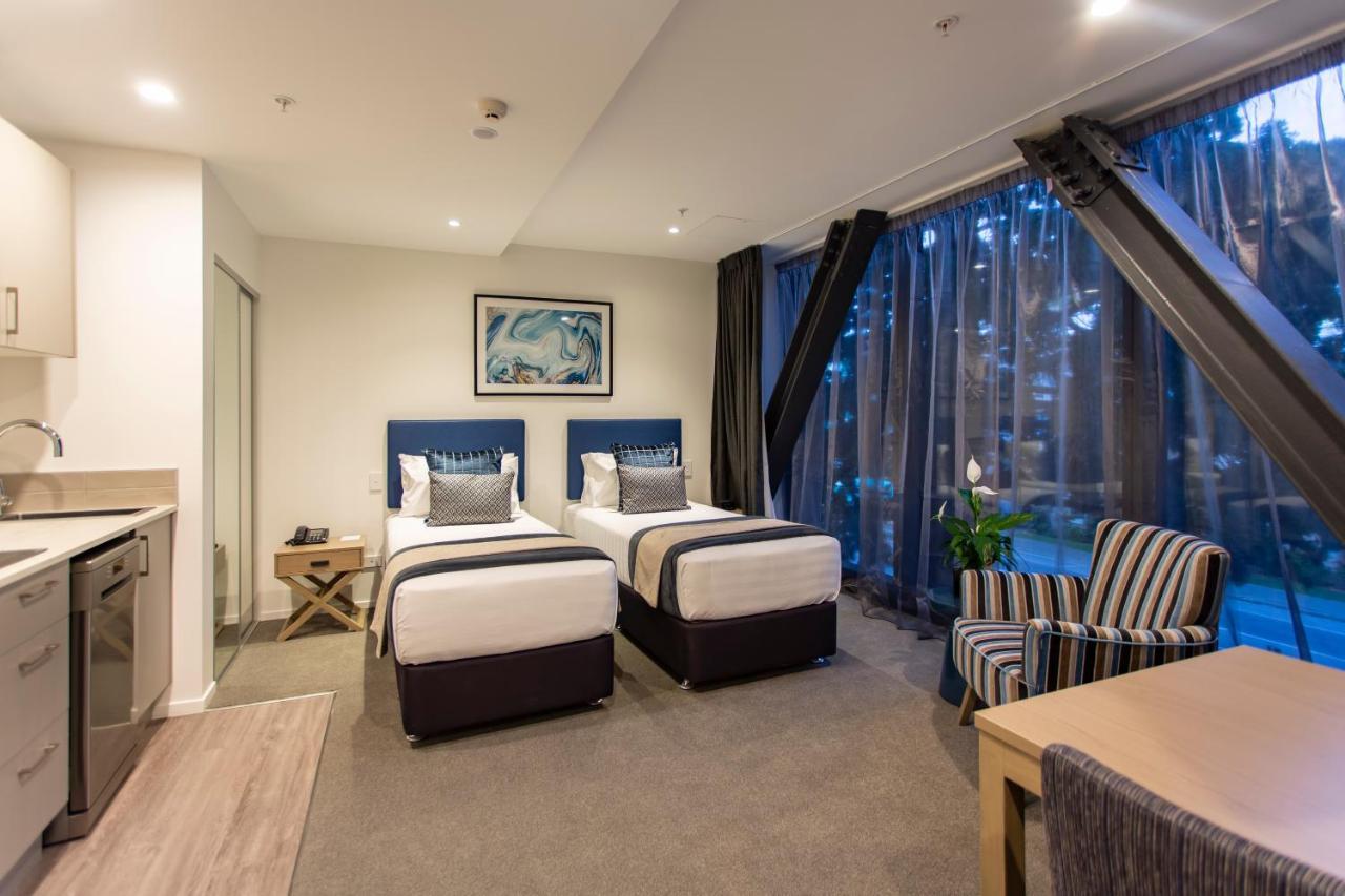 Ramada By Wyndham Queenstown Central Екстериор снимка