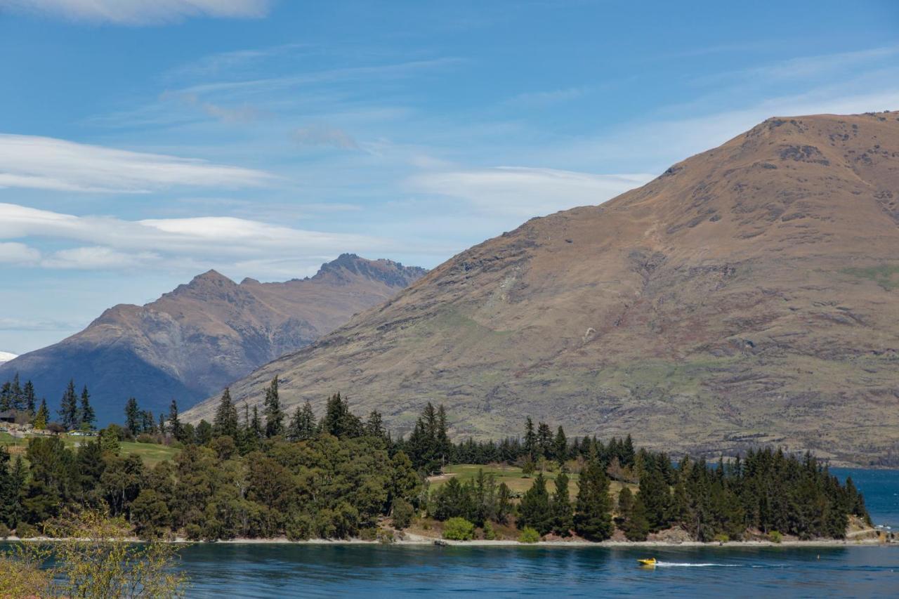Ramada By Wyndham Queenstown Central Екстериор снимка