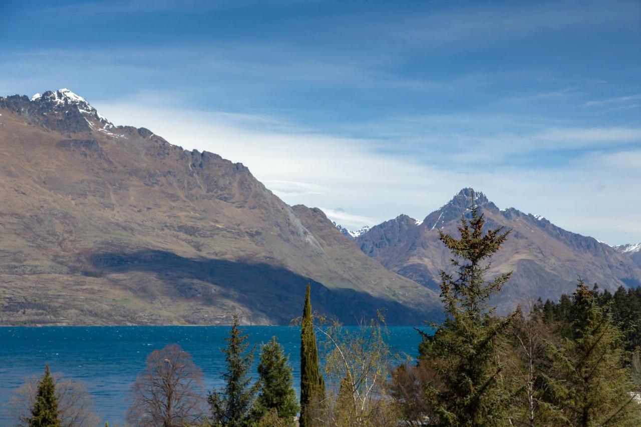 Ramada By Wyndham Queenstown Central Екстериор снимка