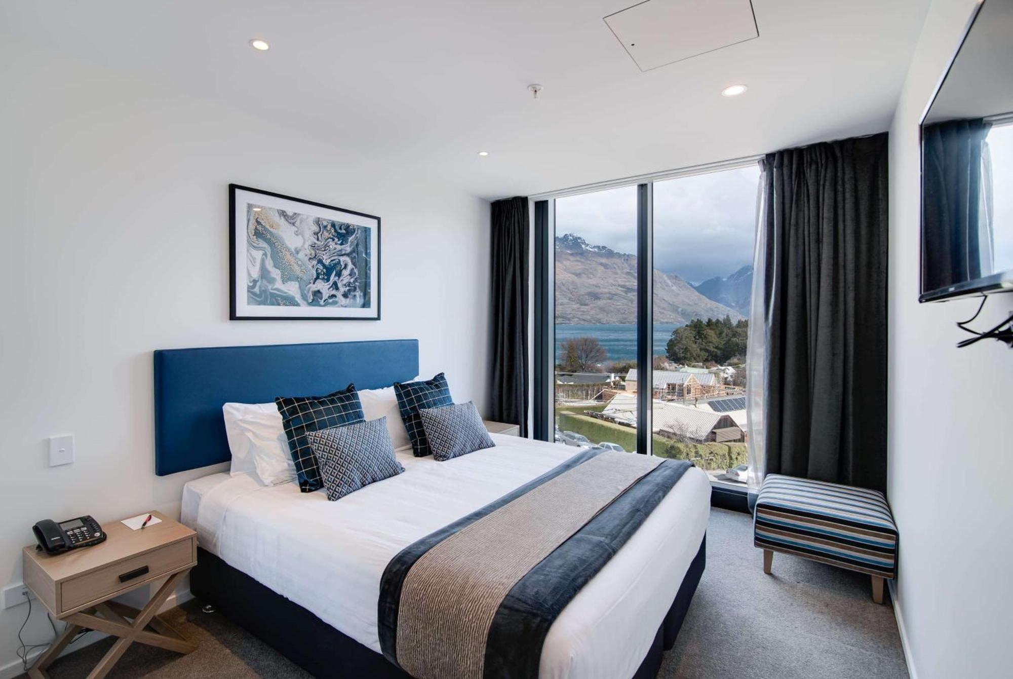 Ramada By Wyndham Queenstown Central Екстериор снимка