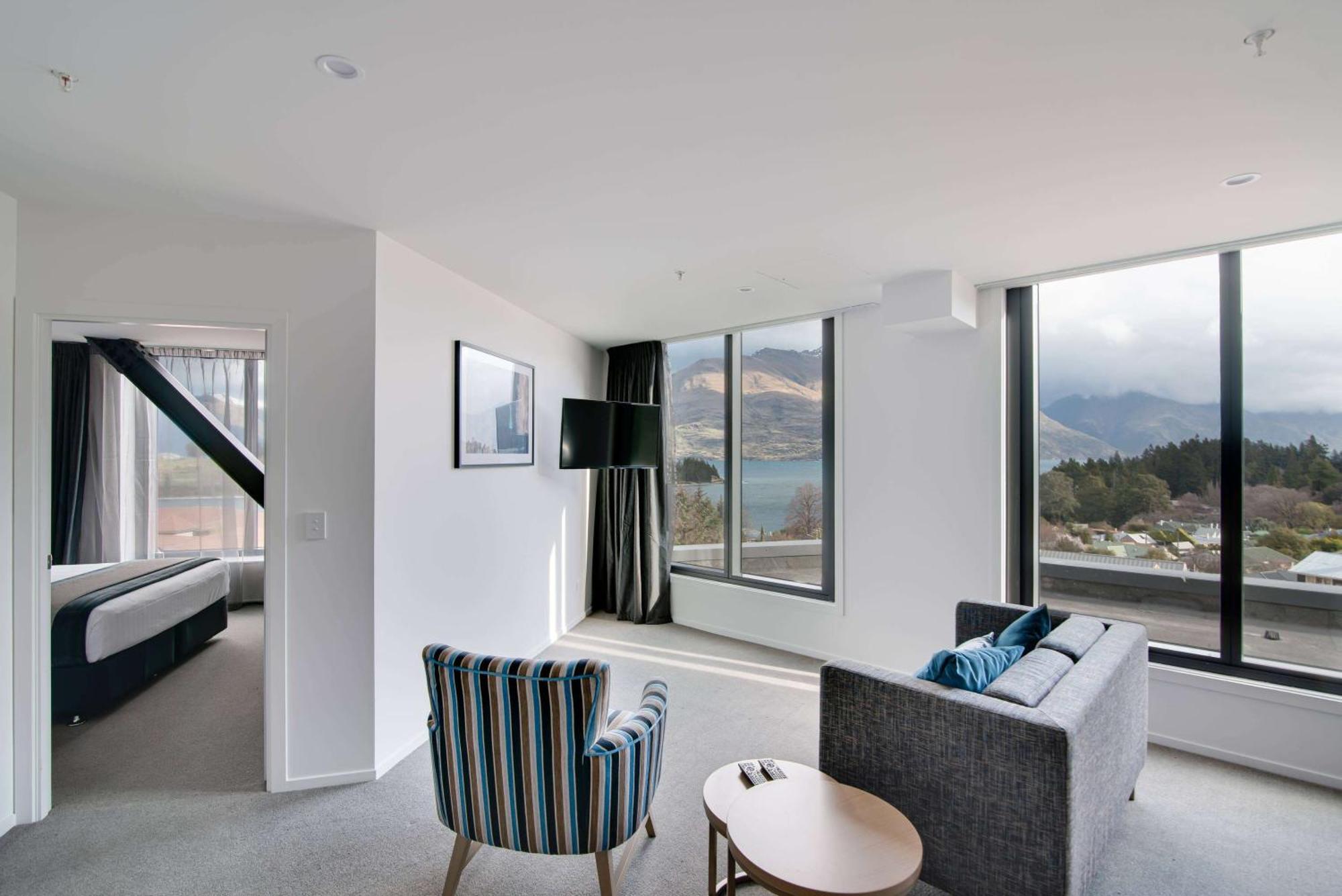 Ramada By Wyndham Queenstown Central Екстериор снимка