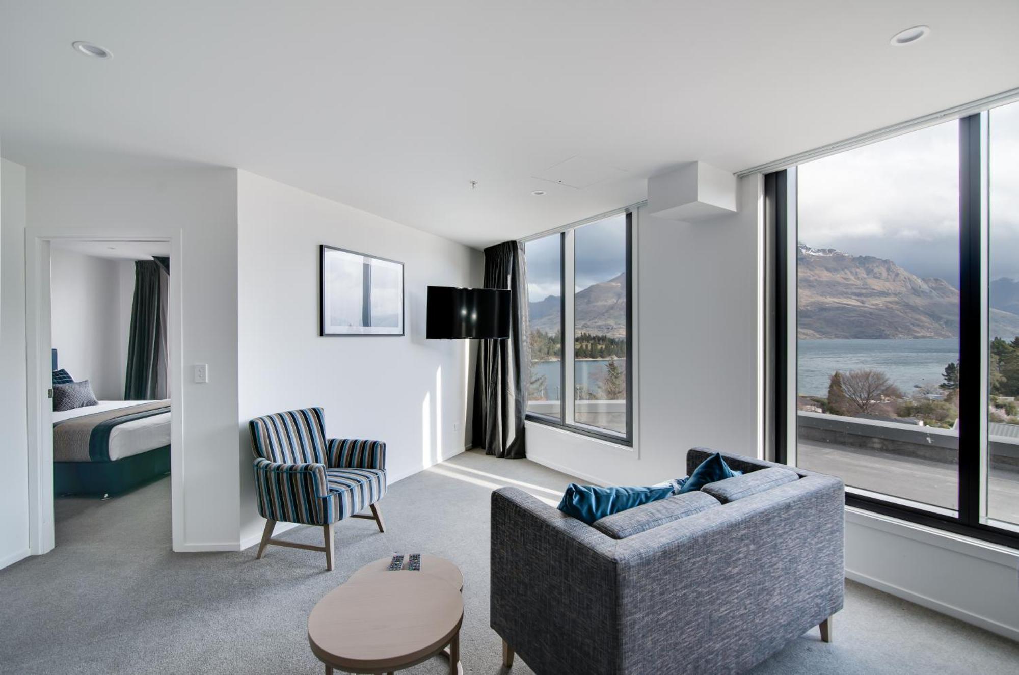Ramada By Wyndham Queenstown Central Екстериор снимка