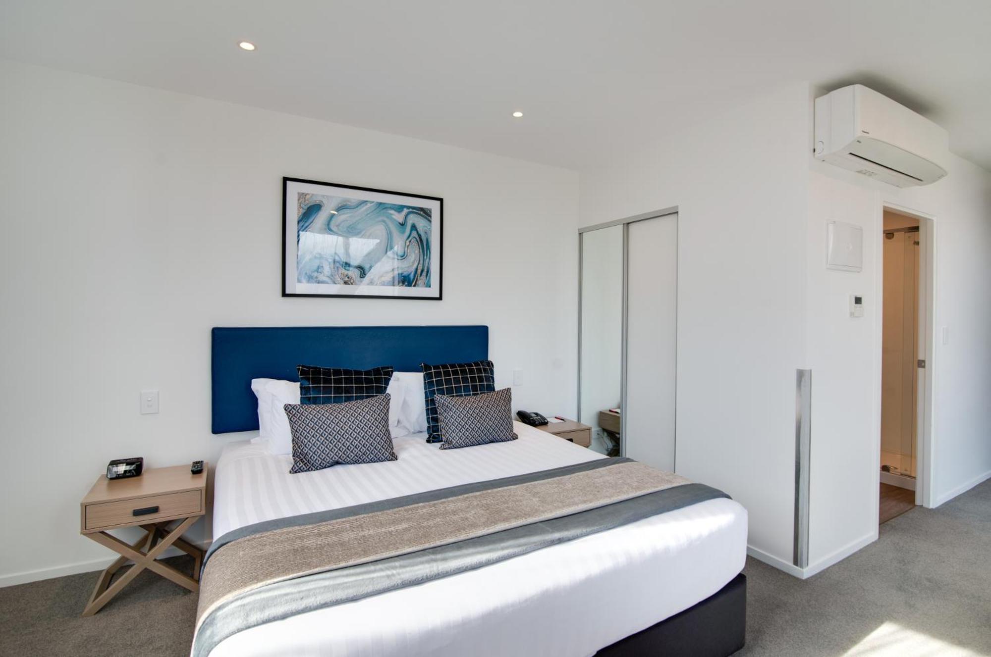 Ramada By Wyndham Queenstown Central Екстериор снимка