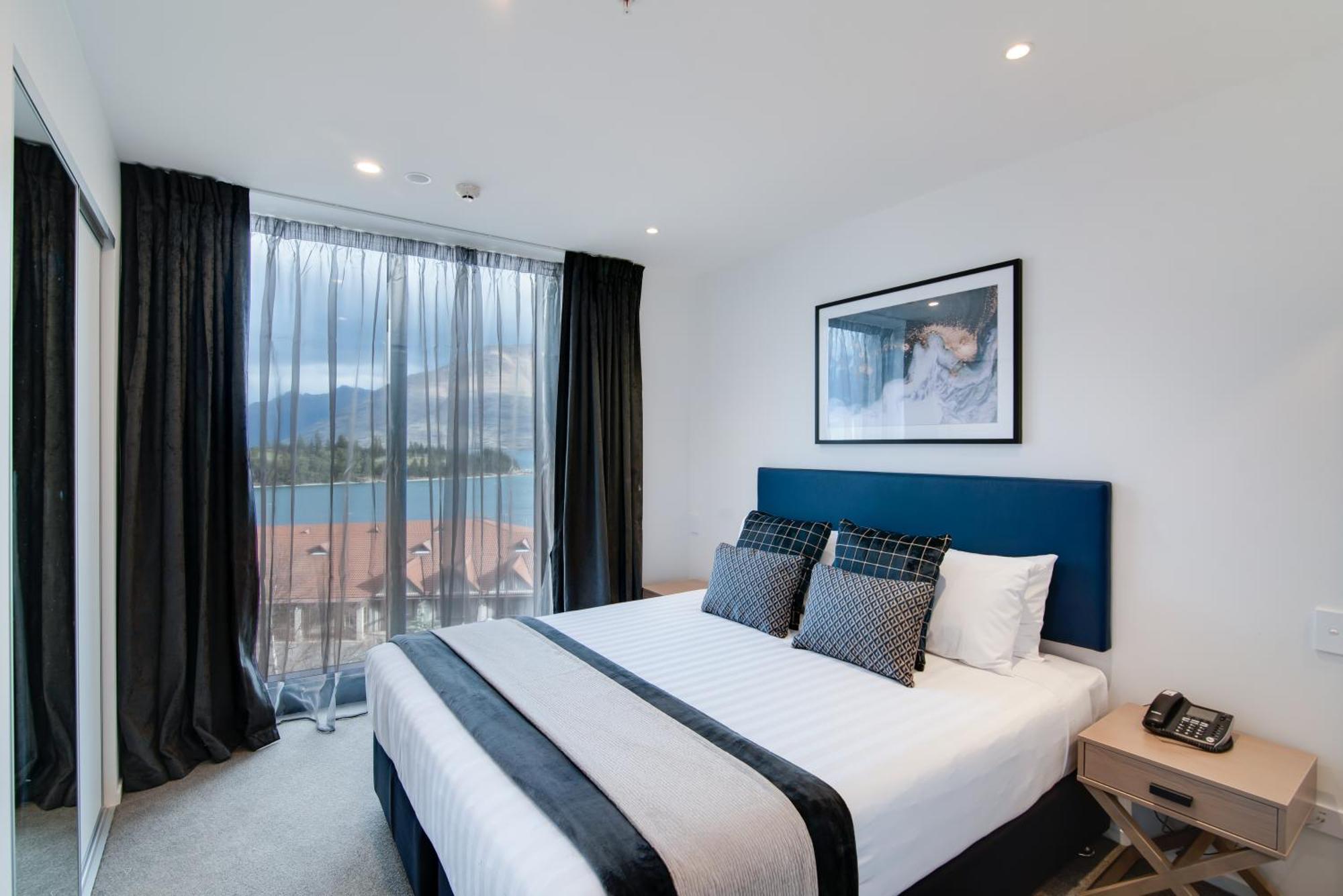 Ramada By Wyndham Queenstown Central Екстериор снимка