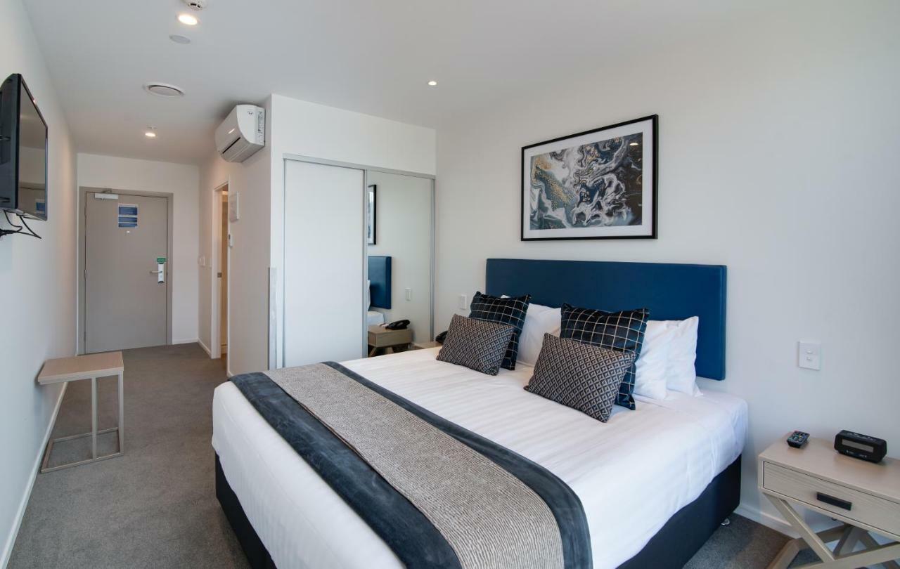 Ramada By Wyndham Queenstown Central Екстериор снимка
